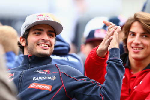 红牛二队完胜梅赛德斯，塞恩斯扛起全队