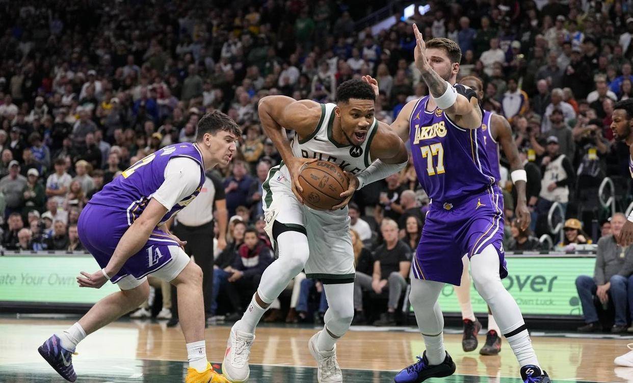 雄鹿碾压湖人，戈贝尔带队取胜