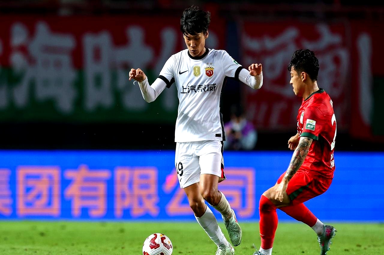 上海队险胜浙江队，西亚卡姆高光表现