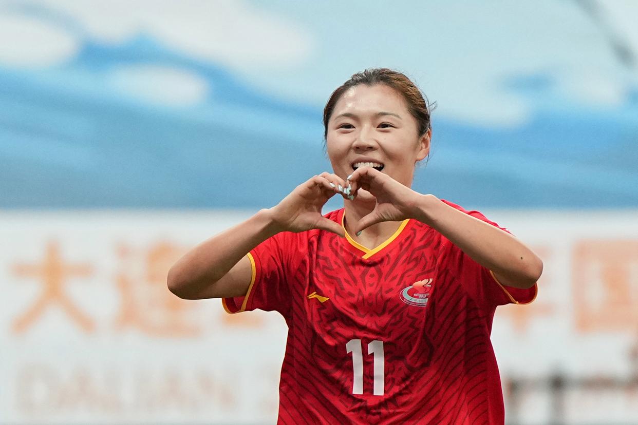 瓦伦西亚女足球员进行强化训练