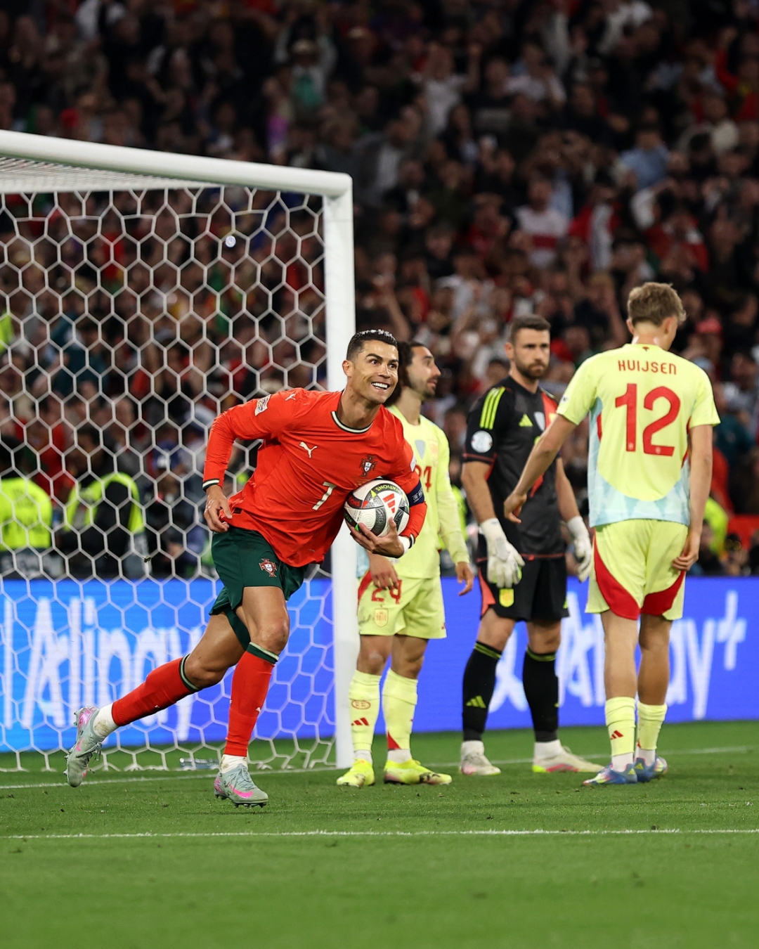 欧洲篮球联赛：皇马主场大胜晋级决赛