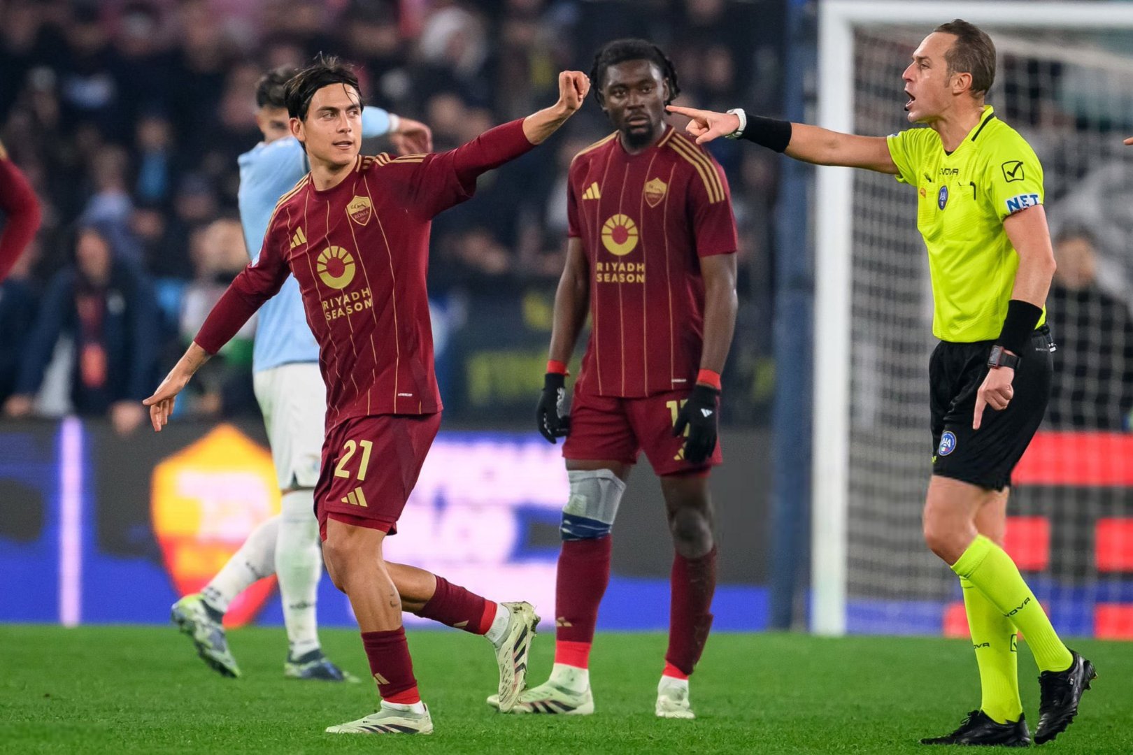 转会传闻持续升温，球队备战迎接潜在巨星签约