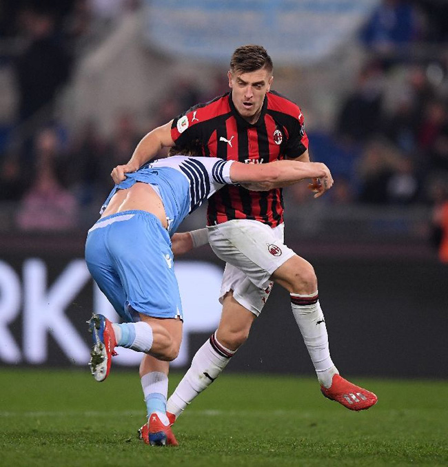 罗马客场战平，争四形势严峻